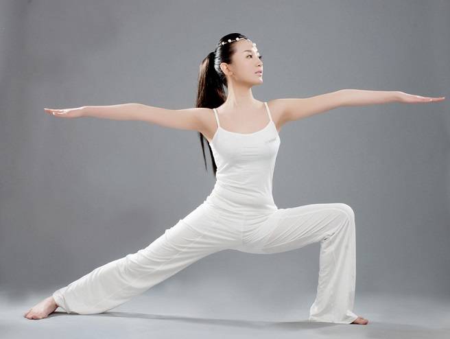 办公室瑜伽8个动作让你神清气爽一整天