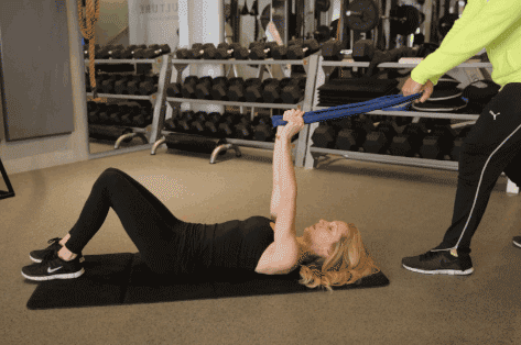 8式瑜伽丰胸法 让你呈现傲人双峰