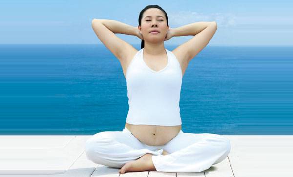 19个孕妇瑜伽动作指南 让你轻松做好助产准备