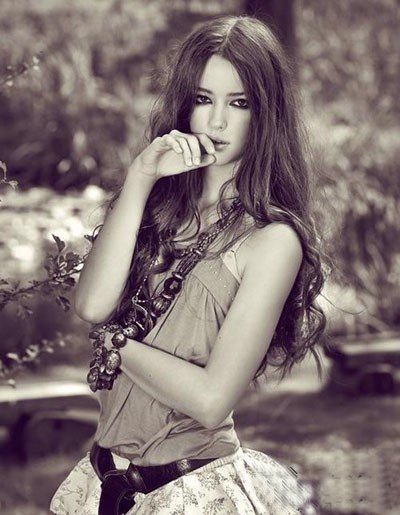 2011秋冬最新时尚秀发展 马尾发型最流行