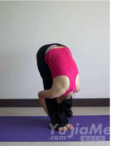 瑜伽拜日十二式详解 瑜伽初学者必看