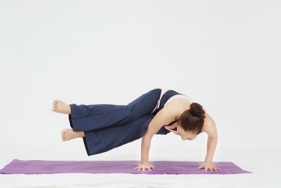 瑜伽轻松帮你甩掉全身肥肉