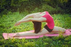 一周速效瘦身瑜伽动作 优化腿部线条