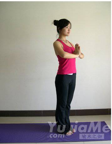 瑜伽拜日十二式详解 瑜伽初学者必看