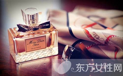 最常见的6种香水不正确方法 你中招了吗