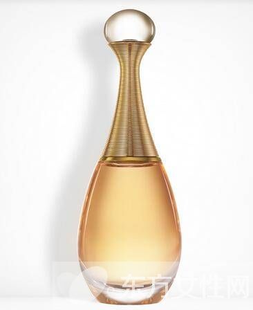 秋冬香水也要换季 选对暖香更迷人