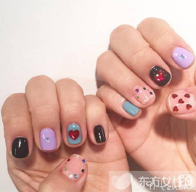 9款闪闪惹人爱美甲图案 还不赶紧学起来