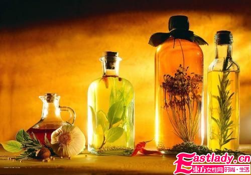在香气中美肤 精油用法全接触