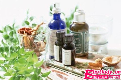 在香气中美肤 精油用法全接触