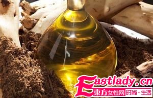 滋养抗老 护颈首选檀香精油