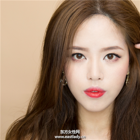 跟韩国彩妆达人学化妆 成韩妆百变女王