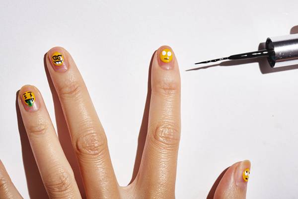 超拉风 指尖上行走的emoji表情包