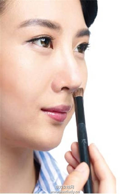 必学 脱胎换骨的神奇修容化妆术