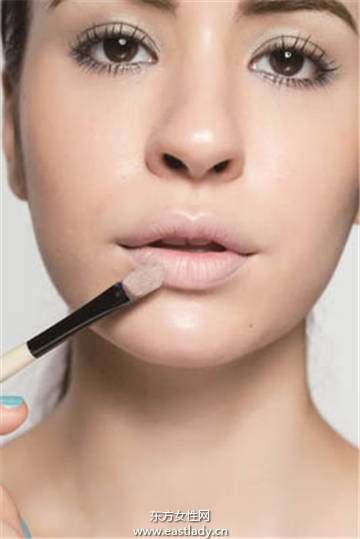 彩妆点缀让心情瞬间转换到「假期模式」