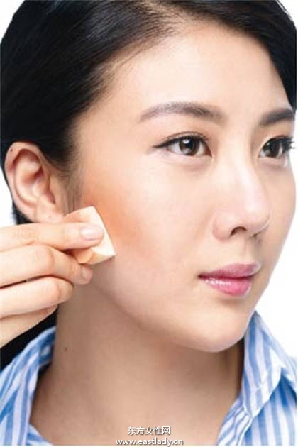 必学 脱胎换骨的神奇修容化妆术