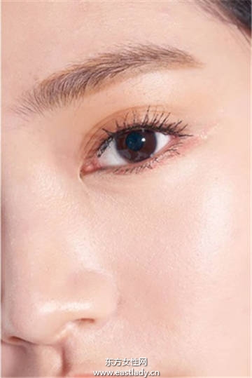 紅色系妝容让你的夏日充满热血活力