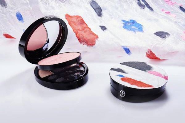 2016阿玛尼春夏妆容的那一抹 红