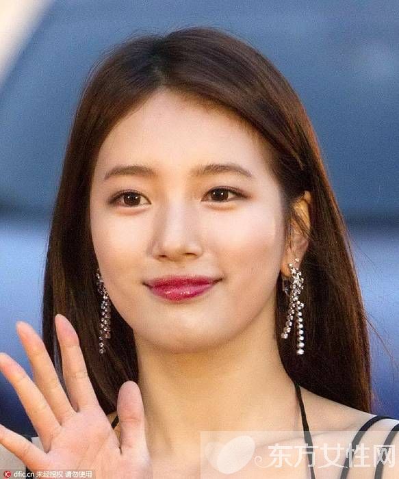 学秀智打造糖果色玻璃唇 唇纹一抹都不见