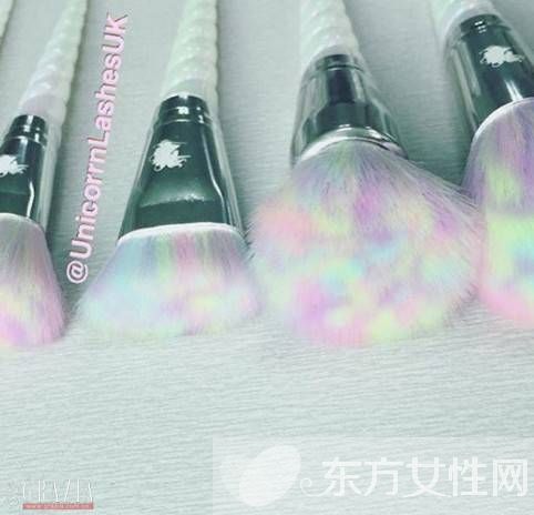 这么高颜值的美妆刷子是不是要来两把