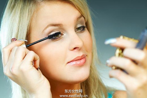 蜜粉可以让睫毛更浓密  关于睫毛膏你该知道的10件事
