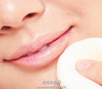 描画唇妆的基本手法