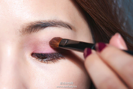 白玫瑰金3D眼 摆脱冬日沉重感