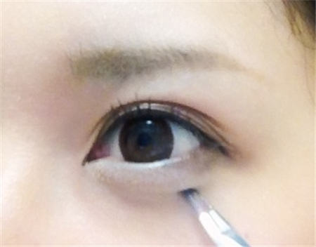 下垂眼线日韩女星必画眼线