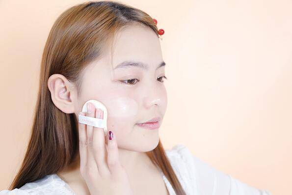 怎样化妆更 减龄  教你少女妆画起来