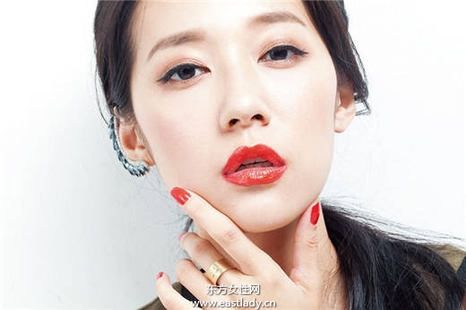 孙佳人李圣经演绎烟燻妆+辣妹风穿搭