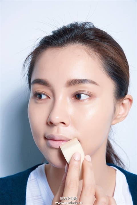 三款夏季最潮唇妆配时尚墨镜 路人变潮人