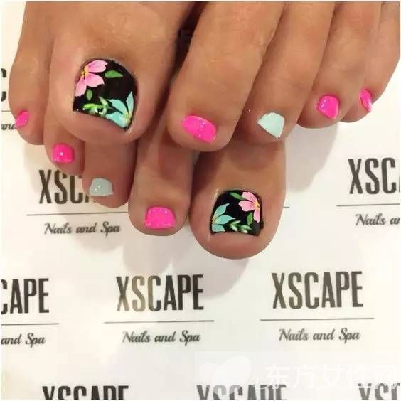 超人气脚部美甲图案 听说夏天跟凉鞋更配哦