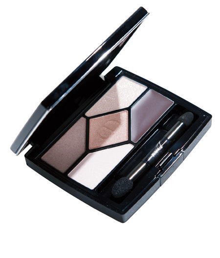 肤色分冷暖 眼妆画法大不同