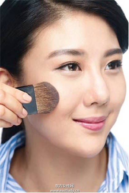 必学 脱胎换骨的神奇修容化妆术