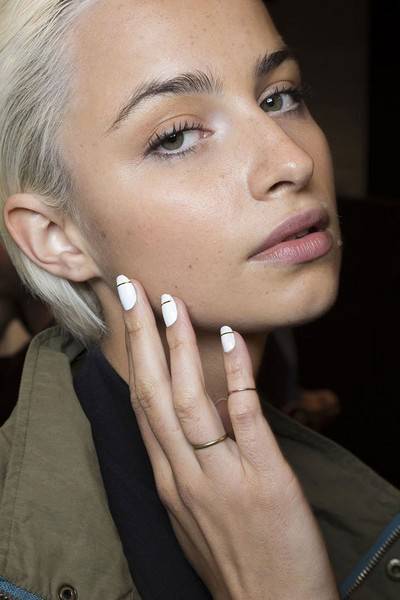 指尖摩登风范 2016春夏DIY美甲流行趋势