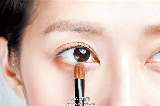 孙佳人李圣经演绎烟燻妆+辣妹风穿搭