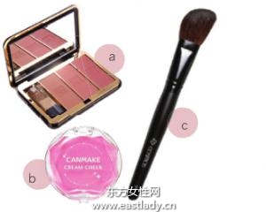 层叠式腮红尽显女性成熟魅力