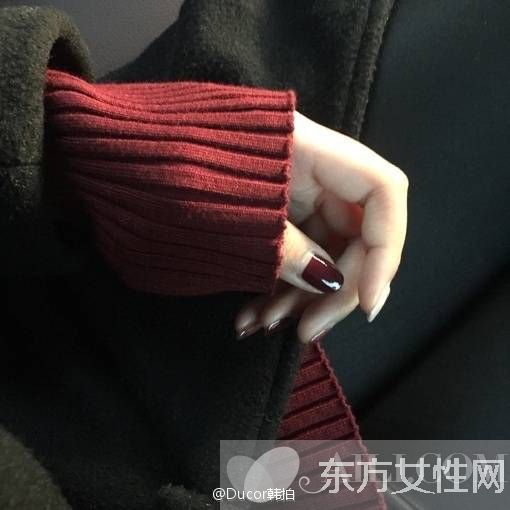 今年秋冬流行色 全在这些毛衣美甲里