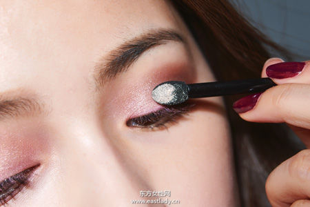 白玫瑰金3D眼 摆脱冬日沉重感