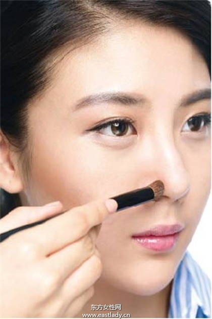 必学 脱胎换骨的神奇修容化妆术