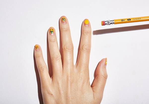 超拉风 指尖上行走的emoji表情包