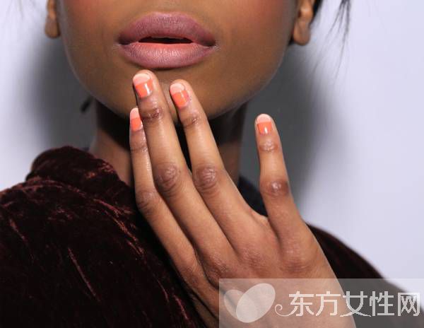 6个小技巧让你的时尚美甲造型UPUPUP
