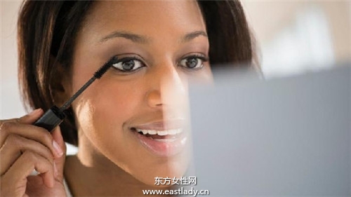 蜜粉可以让睫毛更浓密  关于睫毛膏你该知道的10件事