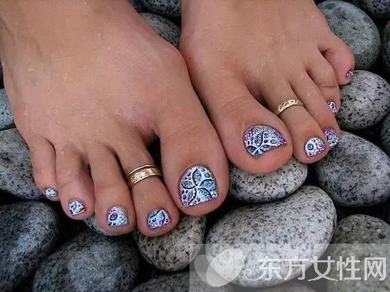 超人气脚部美甲图案 听说夏天跟凉鞋更配哦