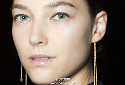 眉型竟可以改变脸型 简单眉型设计画出小脸效果