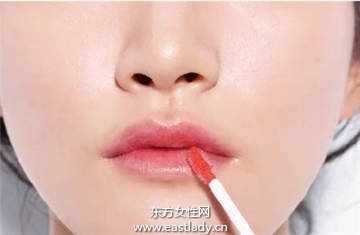 紅色系妝容让你的夏日充满热血活力