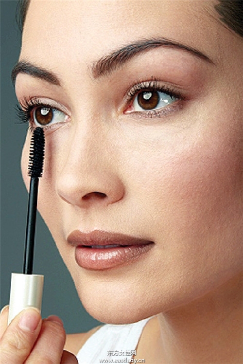 蜜粉可以让睫毛更浓密  关于睫毛膏你该知道的10件事