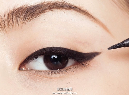 猫眼妆的画法打造迷人妖艳眼妆