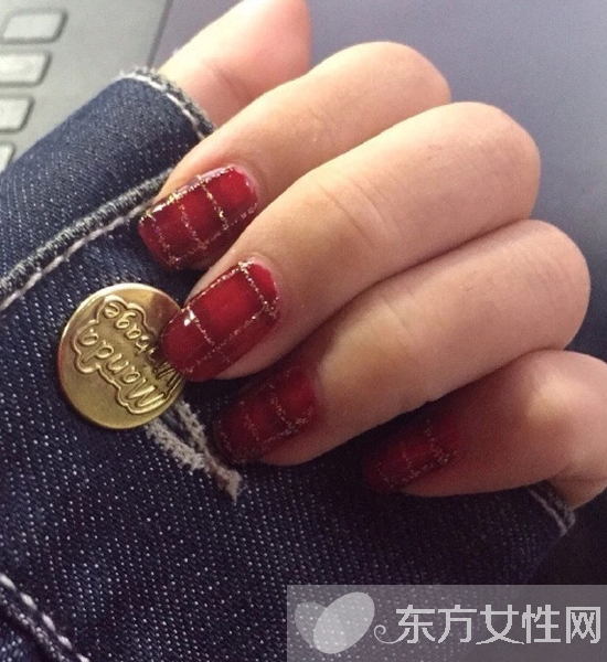 换季想时髦 那就赶紧来一款 格子甲 吧