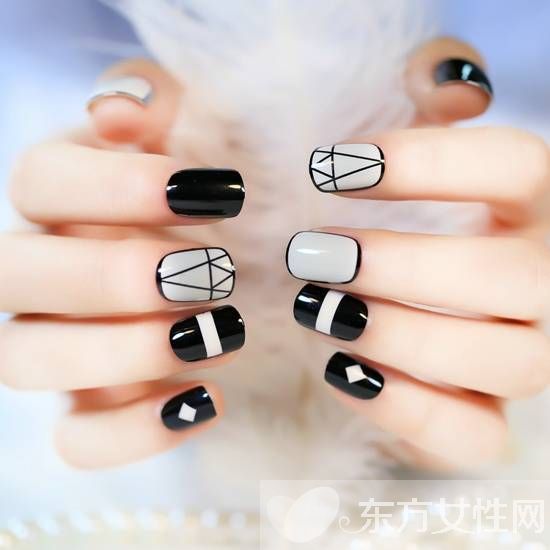 韩系个性美甲图片推荐 几何图案原来可以这么潮