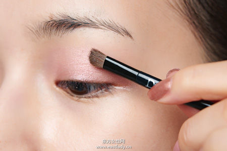 白玫瑰金3D眼 摆脱冬日沉重感